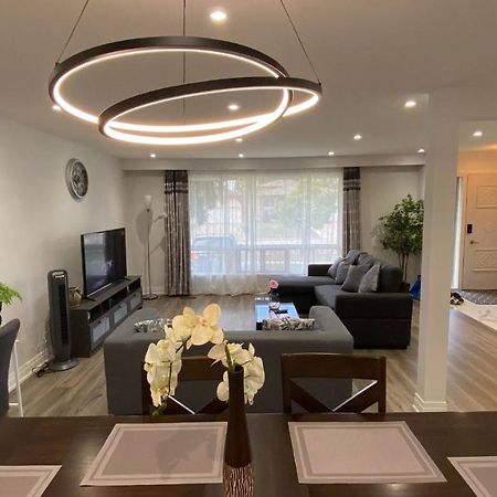 Spectacular 3 Bedroom 2 Wr House - Close To Airport 多伦多 外观 照片