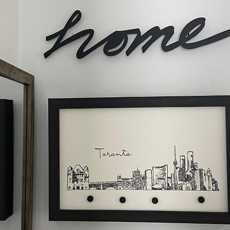 Spectacular 3 Bedroom 2 Wr House - Close To Airport 多伦多 外观 照片