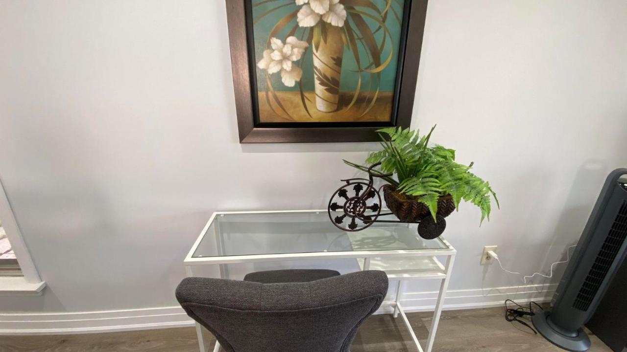 Spectacular 3 Bedroom 2 Wr House - Close To Airport 多伦多 外观 照片