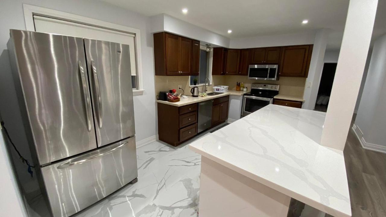 Spectacular 3 Bedroom 2 Wr House - Close To Airport 多伦多 外观 照片