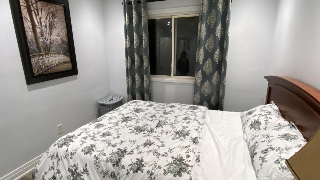 Spectacular 3 Bedroom 2 Wr House - Close To Airport 多伦多 外观 照片